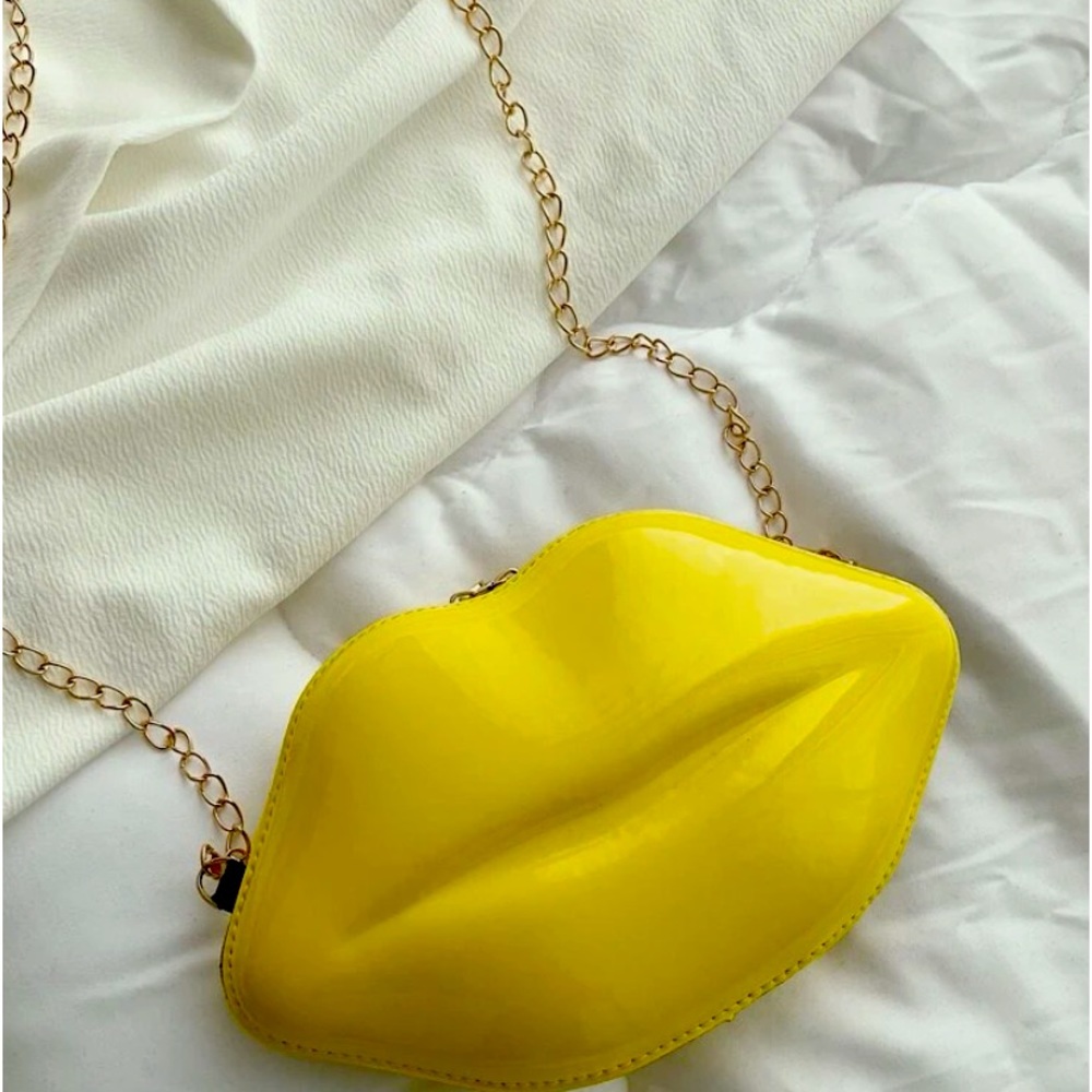 Lip crossbody bag NEW
